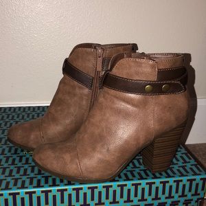 WORN ONCE leather ankle boots